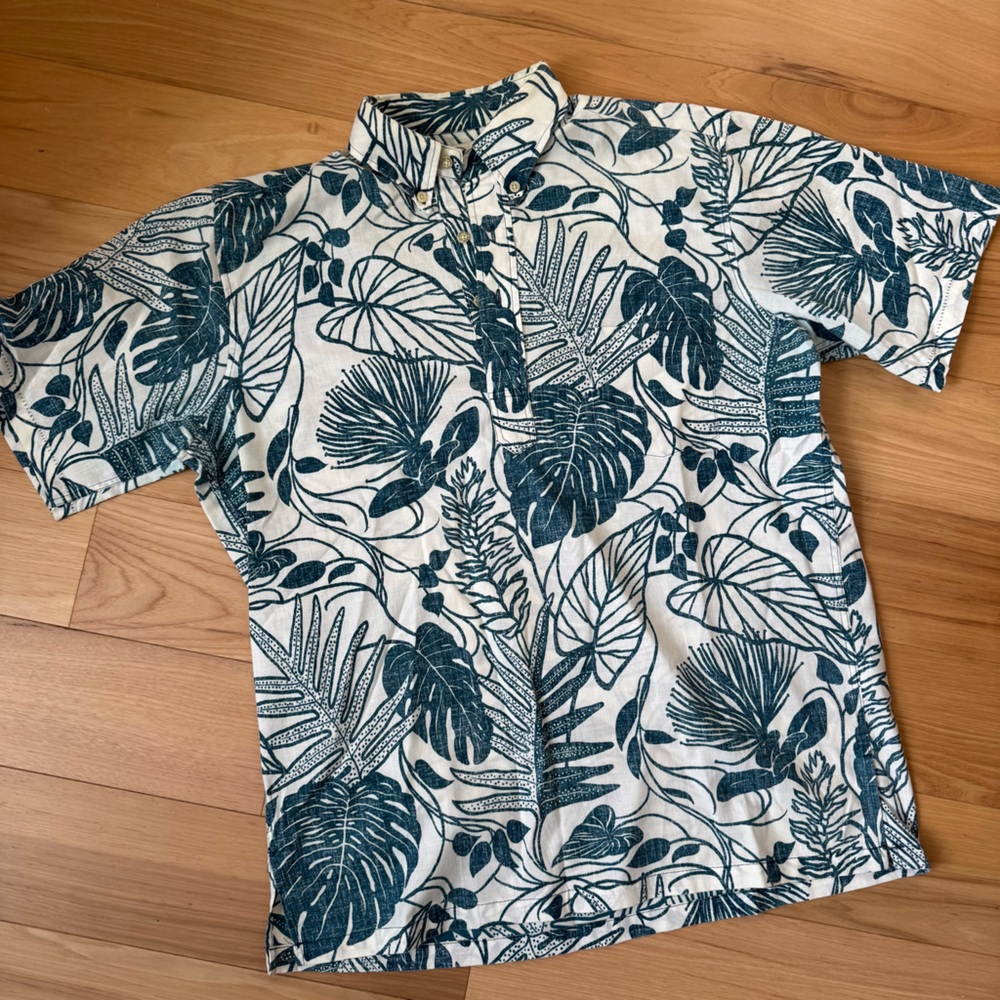 Reyn Spooner medium men’s aloha shirt - tropical leaf print